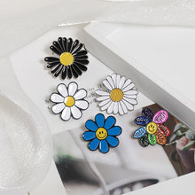 Load image into Gallery viewer, 5/7 Pcs Colorful Daisies Brooch Pin Set
